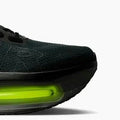 Vomero Premium Black Volt