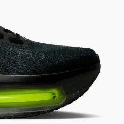 Vomero Premium Black Volt