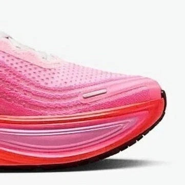 Vomero Plus Hyper Pink