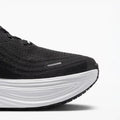 Vomero Plus Black White