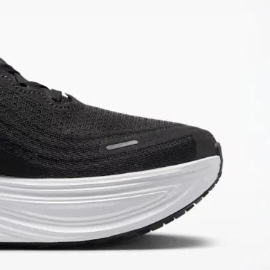 Vomero Plus Black White
